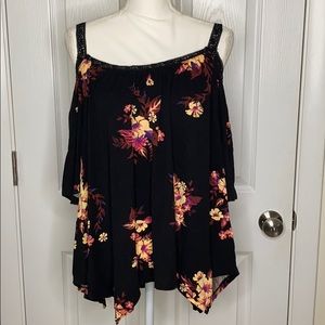 Mudd Open Shoulder Short Sleeve Top